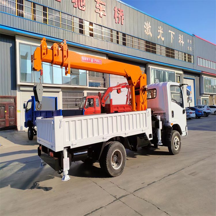 七股区三轮随车吊定制 农用改装机自备吊中瑞长期出售